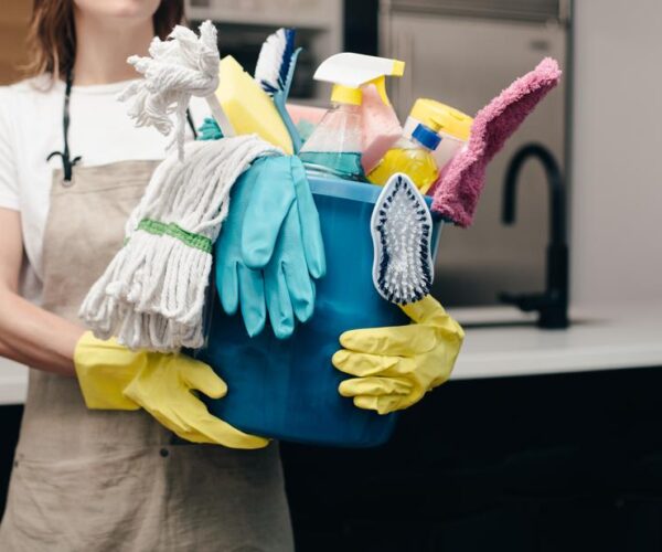 holding-bucket-of-cleaning-supplies